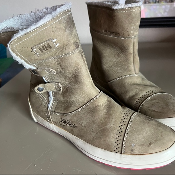 Helly Hansen Women's Beige Winter Boots - Picture 1 of 8